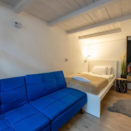 Апартаменты Downtown Oasis *