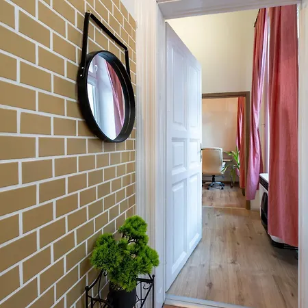 Apartmán Downtown Oasis *